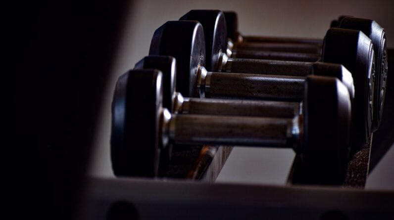 Photo Weightlifting equipment
