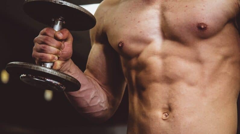 Photo "How Do I Set Realistic Goals for My Muscle-building Journey?"