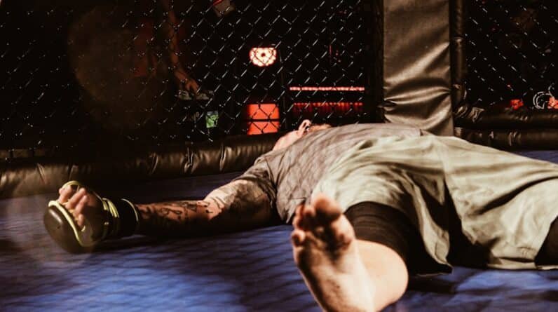 Photo "What Role Does Sleep Play in Muscle Recovery and Growth?"