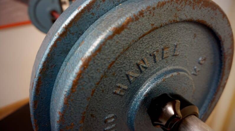 Photo "Are There Age-appropriate Muscle-building Strategies for Teenagers and Young Adults?"