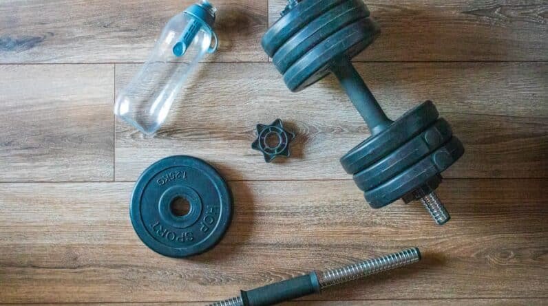 Photo "How Can Individuals with Limited Access to Equipment or Gym Facilities Build Muscle at Home?"