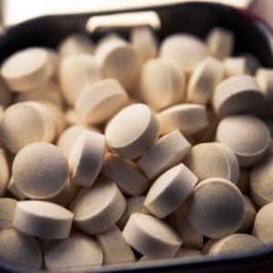 Photo "What Are the Safety Precautions when Using Supplements in a Muscle-building Regimen?"