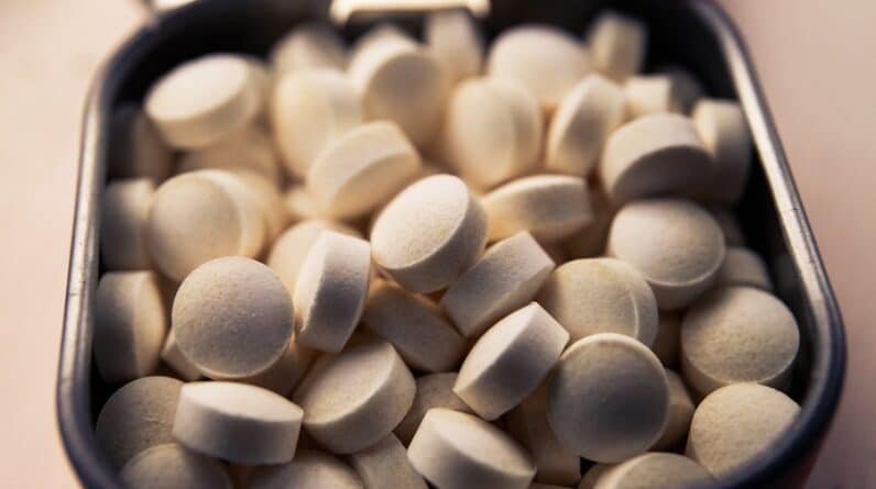 Photo "What Are the Safety Precautions when Using Supplements in a Muscle-building Regimen?"