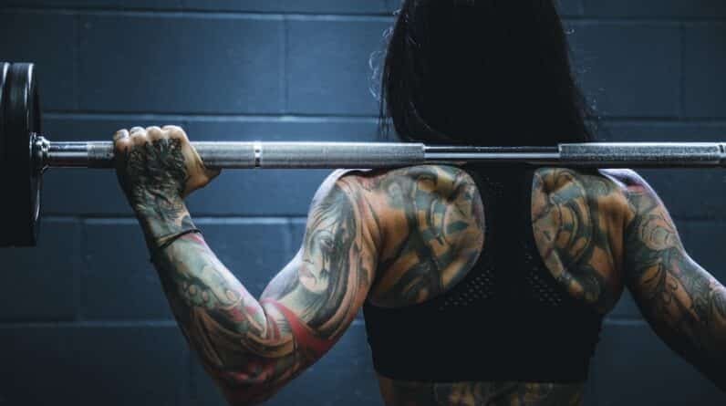 Photo "What Are the Differences in Muscle-building Approaches Between Men and Women?"