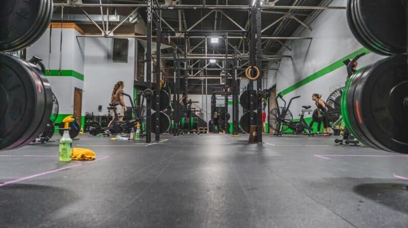 Photo Crossfit Vs Traditional Gym